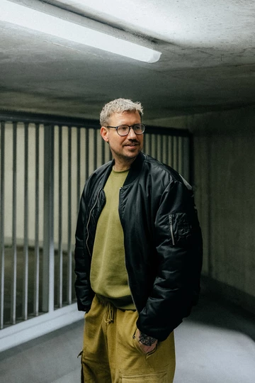 Lookbook Shooting mit Christopher mit dem adidas Mad IIInfinity Black