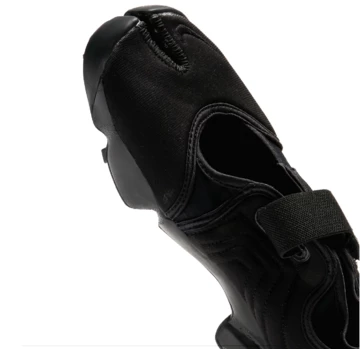 Nike Air Rift Triple Black Detail