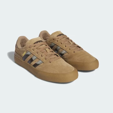 Dime adidas Busenitz Vulc II Cardboard Colourway schräg von vorne