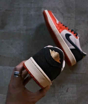 Trophy Room Jordan 1 Low OG Away - Home Colorway - Ferse