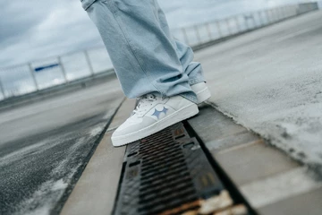 On-Feet Foto: Christopher trägt den BSTN x Real Madrid x adidas Rivalry Low 86
