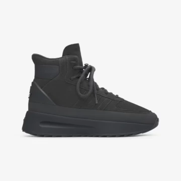 Fear of God x adidas Los Angeles Hiker Carbon Außenseite