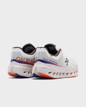 On Running Cloudsurfer Next White Flame schräg von hinten