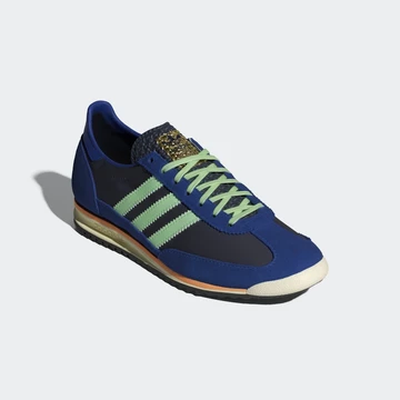 Der adidas SL 72 Night Indigo von schräg außen