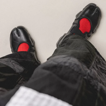 Nike Air Rift Black am Fuß Model