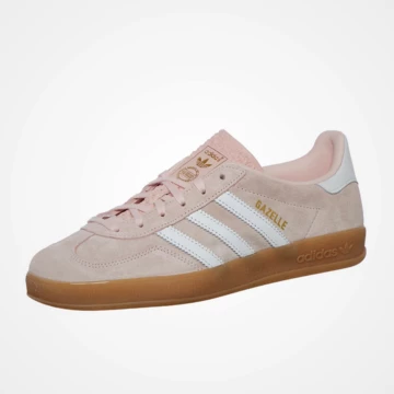 adidas Gazelle Indoor Sandy Pink leicht schräg von vorne