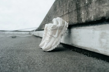 Nike Zoom Vomero 5 Light Orewood Brown - unser Shooting