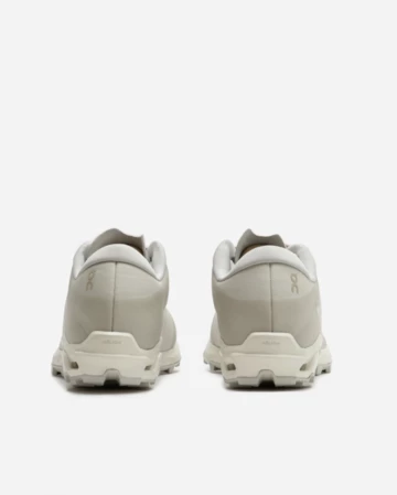 Post Archive Faction x ON Cloudventure Peak Pack von hinten