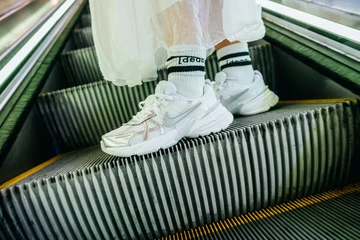 Nike V2K Run - All Black vs White Metallic