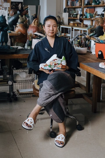 LOUIS VUITTON „White Canvas: LV Trainer in Residence“ 2024