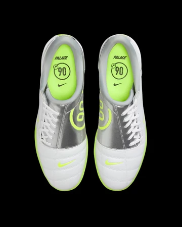 Total 90 x Palace Metallic Silver