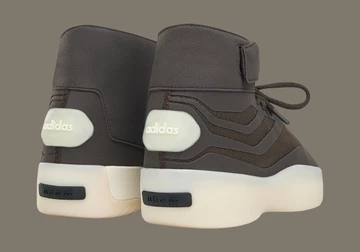 Fear of God Athletics x adidas II Basketball High Top Night Brown schräg von hinten