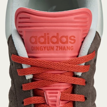 Dingyun Zhang x adidas Samba Black Zunge Details