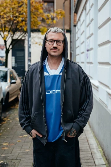 adidas Adilenium Kollektion  - Oberkörper zentriert, Kaputze