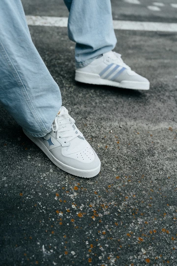 On-Feet Foto: Christopher trägt den BSTN x Real Madrid x adidas Rivalry Low 86