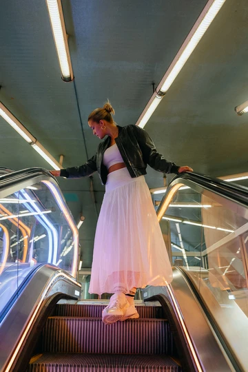 Nike V2K Run - All Black vs White Metallic