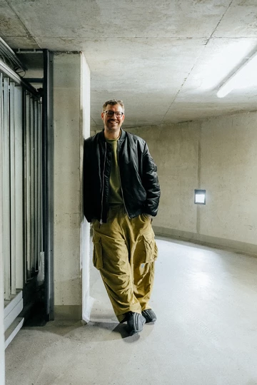 Lookbook Shooting mit Christopher mit dem adidas Mad IIInfinity Black