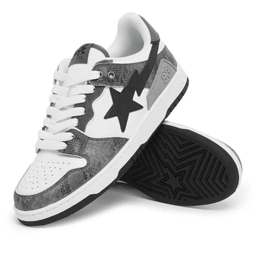 A Bathing Ape BAPE SK8 Sta Black Snakeskin schräg aufgestellt