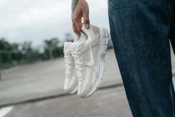 Nike Zoom Vomero 5 Light Orewood Brown - unser Shooting