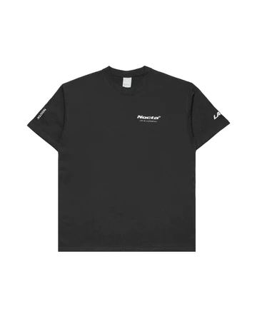 Das schwarze T-Shirt der NOCTA Nike L’Art de L’Automobile Kollektion von vorne