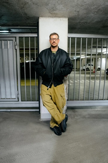 Lookbook Shooting mit Christopher mit dem adidas Mad IIInfinity Black