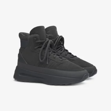 Fear of God x adidas Los Angeles Hiker Carbon seitlich