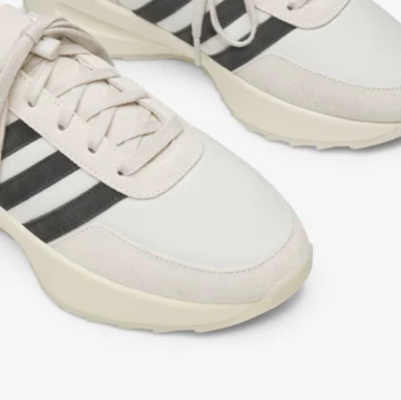 Fear of God x adidas Los Angeles Cream White Detailbild