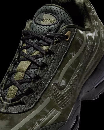 WORKSOUT x Nike Air Max 95 Medium Olive Upper Details
