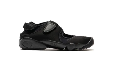 Nike Air Rift Triple Black Außenseite