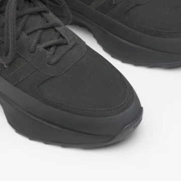 Fear of God x adidas Los Angeles Hiker Carbon Detailbild