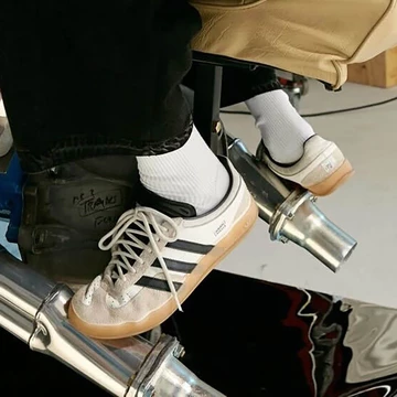 Bad Bunny x adidas Gazelle Indoor - erste Bilder