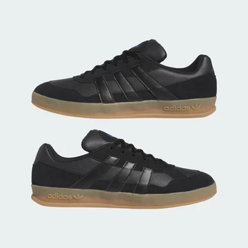 adidas Aloha Super Black Gum beide paare von außen