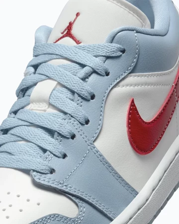 Jordan 1 Low Blue Whisper Detail Mittelfußbereich