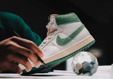 A Ma Maniere Nike Air Ship Green Stone Lookbook von der Seite