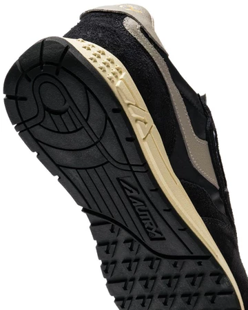 Autry Reelwind Low Black closeup sohle