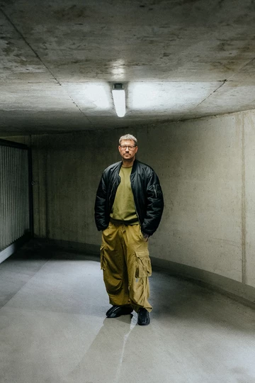 Lookbook Shooting mit Christopher mit dem adidas Mad IIInfinity Black