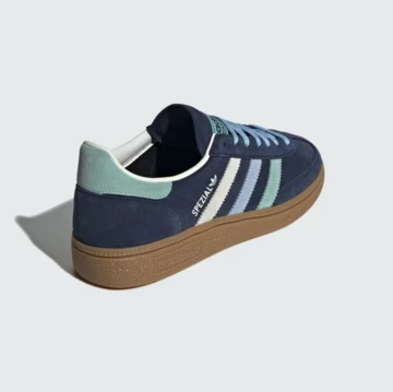 adidas Handball Spezial Hazy Green leicht schräg von hinten