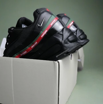 Undefeated x Nike Air Max 95 Black Schuhkarton