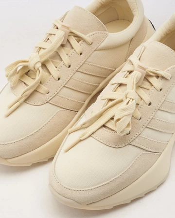 Fear of God Athletics adidas Los Angeles Pale Yellow Detail von Oben