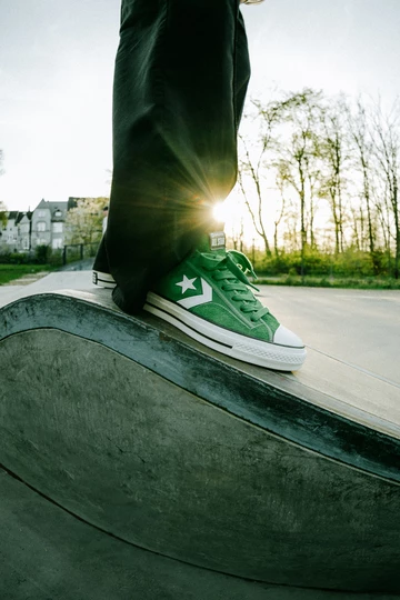 Christopher trägt den Converse Star Player 76 am Fuß