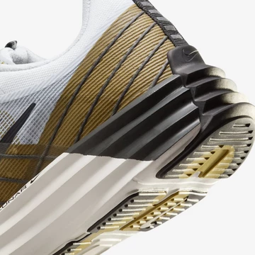 Die Ferse des Nike Lunar Roam Pure Platinum