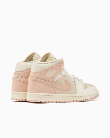 Jordan 1 Mid Legend Pink schräg von hinten
