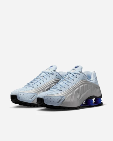 Nike Shox R4 Blue Tint Paar seitlich
