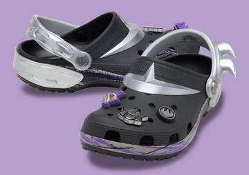 Teenage Mutant Ninja Turtles x Crocs Classic Clog Pack schräg