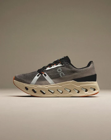 Der On Running Cloudeclipse Fade fotografiert von Asphaltgold