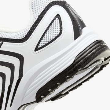 Die. Ferse des Nike Air Pegasus 2k5 White Black