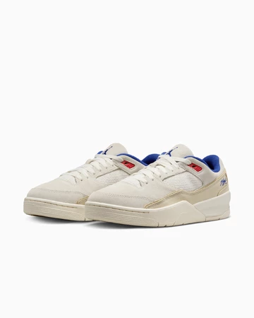 Jordan Flight Court White Paar von der Seite