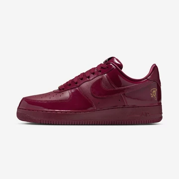 Central Cee x SYNA WORLD x Nike Air Force 1 Low Dark Beetroot Außenseite