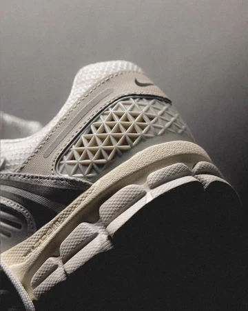 Nike Vomero 5 Platinum Tint Lookbook Detail Ferse