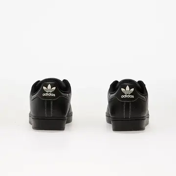Welcome x adidas Superstar ADV Core Black von hinten